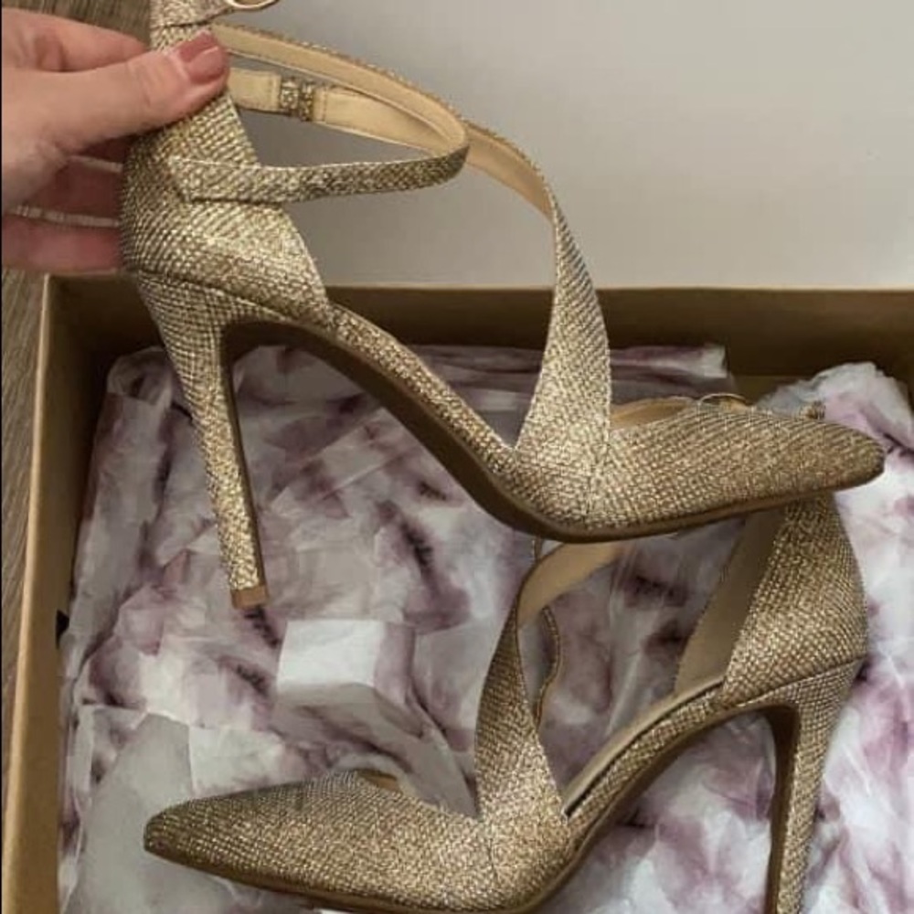 Jessica Simpson Gold Heels